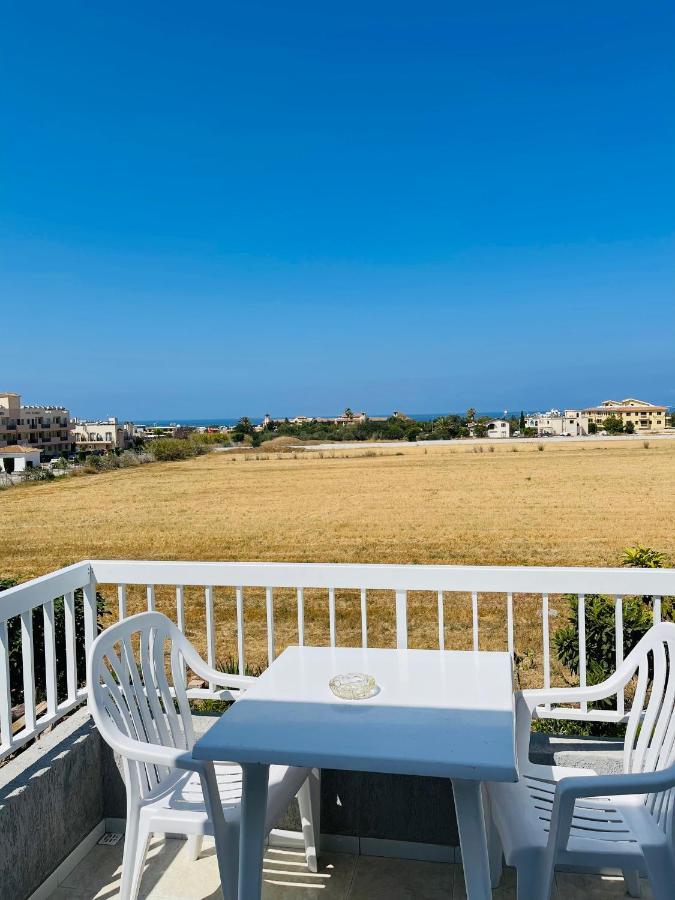 Peaceful Townhouse With Private Pool Near The Sea Apartman Paphos Kültér fotó