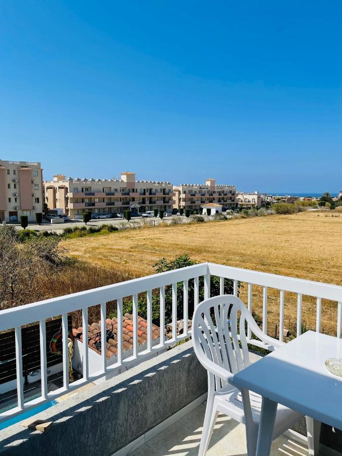 Peaceful Townhouse With Private Pool Near The Sea Apartman Paphos Kültér fotó