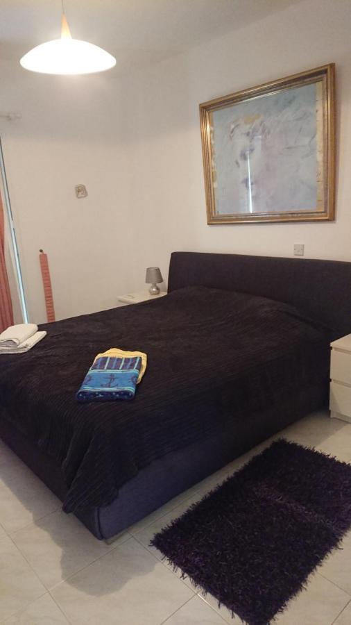 Peaceful Townhouse With Private Pool Near The Sea Apartman Paphos Kültér fotó