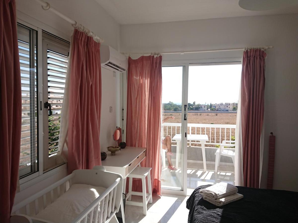 Peaceful Townhouse With Private Pool Near The Sea Apartman Paphos Kültér fotó
