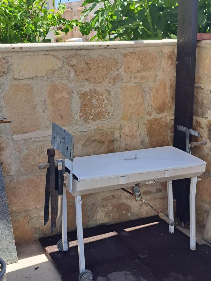Peaceful Townhouse With Private Pool Near The Sea Apartman Paphos Kültér fotó