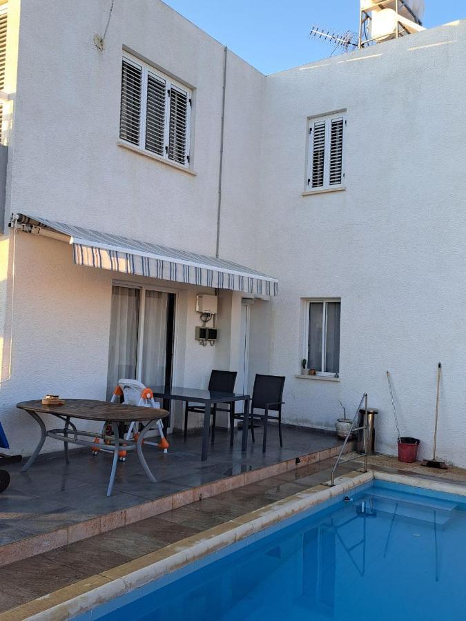 Peaceful Townhouse With Private Pool Near The Sea Apartman Paphos Kültér fotó